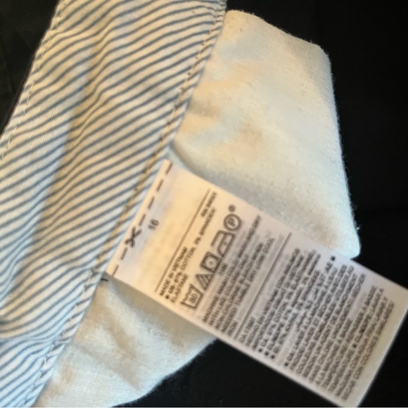 Old Navy black shorts, 5 inch inseam, size 16 - Picture 2 of 2